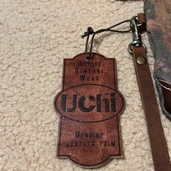 NWT Uchi Hattie Gold Splattered Canvas Wristlet Recycled Clutch Leather Metallic - Picture 2 of 12